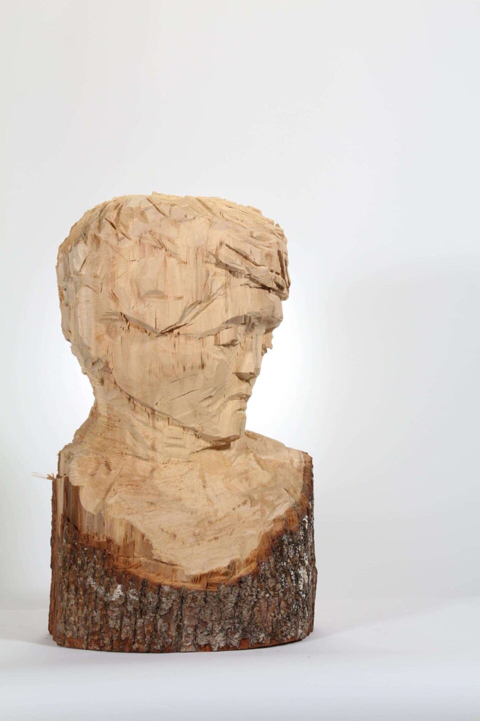 Sans titre 1, 2019, bois de tilleul, taille directe 2